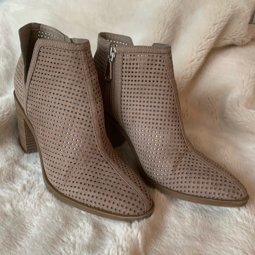 Dolce Vita suede ankle booties